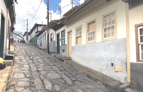 CASA ESTILO COLONIAL - CENTRO HISTÓRICO