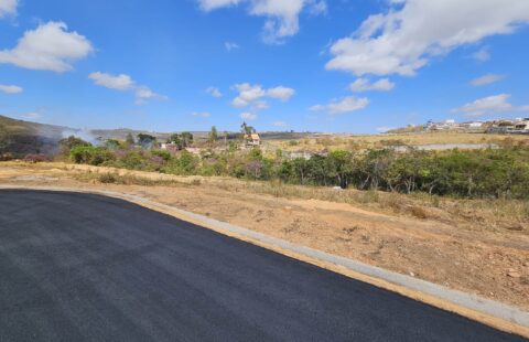 Lote Urbano Vila Portugal - Fundos Área Verde - Diamantina - 330m2