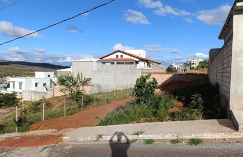 Lote Urbano Jardim Imperial II - Muro em 02 divisas