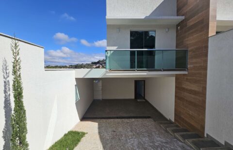 Casa Geminada - 03 pavimentos - 4 Vagas - Próximo ao Centro Histórico