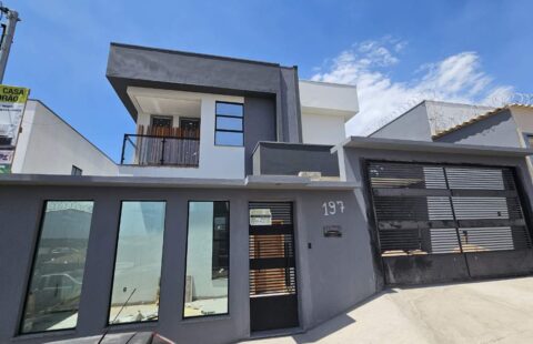 Casa Alto Padrão - Em Construção no Jardim Imperial - 02 pavimentos - Amplo Quintal