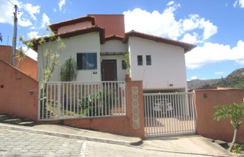 Casa de alto Padrão - Área central de Diamantina - Excelente Vista Definitiva