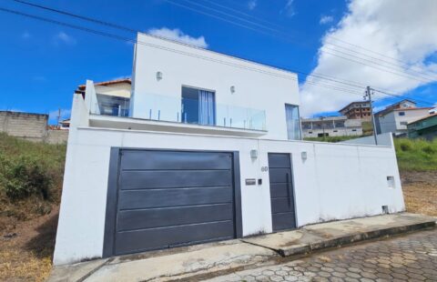 Casa Alto Padrão - 03 quartos - Excelente Vista - Bairro Tapeçaria